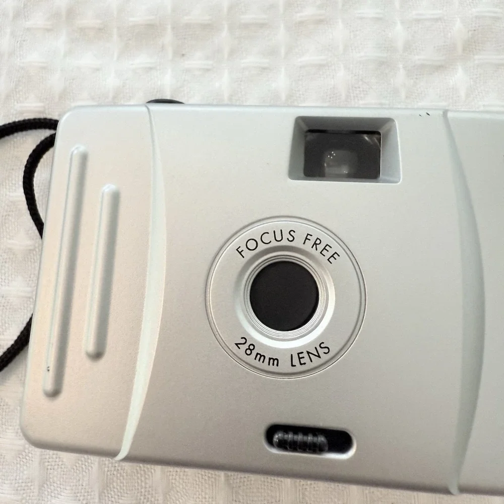Vintage Bell And Howell Focus Free 28 mm Vintage Camera With Case Compact 35MM